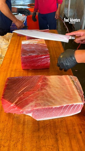 2.9M views · 44K reactions | $1000 bluefin otoro slice looks like wagyu  #BluefinTuna #OtoroSlice #fblifestyle #黑鮪魚 | Food Adventure | Facebook