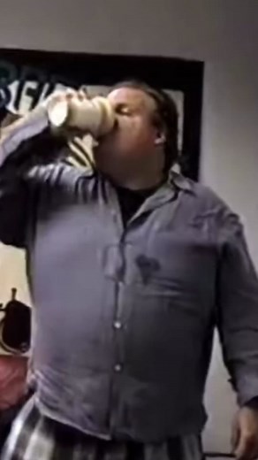 Good Evening Everybody 😊❤️ #chrisfarley #van #river #yankees #tommyboy #blacksheep #ninja #waynesworld #funny #davidspade #rip #almostheros #missyou #funnyisfunny😂 #best #dirtywork #dabears🐻 #bears #BeverlyHillsNinja #mattfoley #coneheads #almostheros #snl #90s #classicmovies #shrek #releasethefoleycut #chrisfarleypodcast #DaBulls