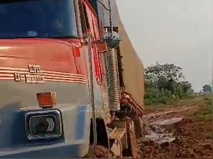 341K views · 10K reactions | Nos comparte Maicol Ruiz por la via a Puerto Carreño Vichada #TrocherosTrucks #trucks #colombia #vichada #dodge #superbrigadier #mack #gmc #international #kemworth #workstar #ford #guaviare | Trocheros Trucks | Facebook