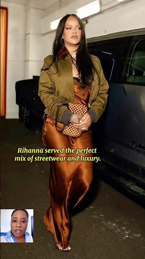 Rihanna turned heads in this iconic New York outfit.Do you love this look? Tell us below!#fashion