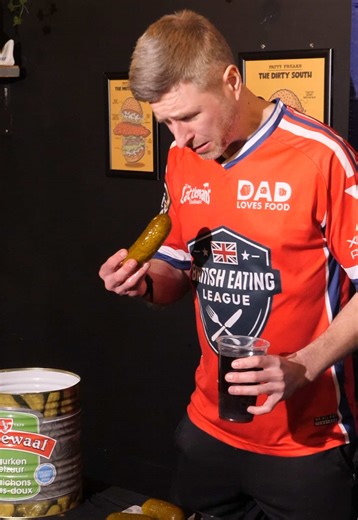 Max vs Food: Pickle Eating Challenge in 1 Minute