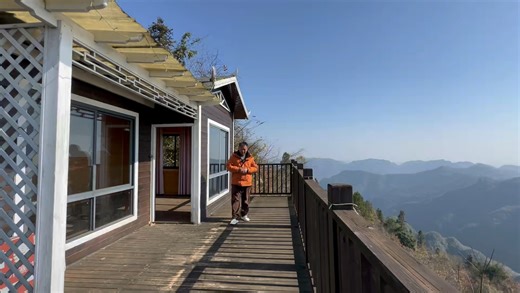 投资100多万的悬崖民宿，经营不到一年，如今15.8万都无人问津