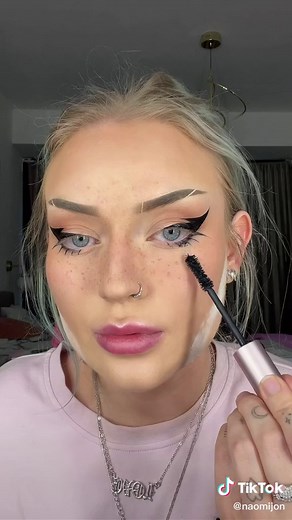 Smudgy Mascara Makeup Looks | Egirl Transformation by Milkgore