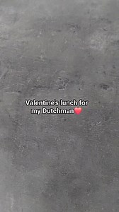 Lunch is served🍽 Voor valentijn lunch gemaakt voor mijn schat❤️ uitsmijter, banaan havermout pannenkoek. Valentine's lunch for my Valentino❤️ oatmeal banana pancake, bread with ham,cheese and egg. #valentinesday #uitsmijter #pancake #oatmeal #banana #follower #highlight #reels | Aiza Codoy