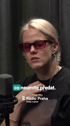 12K views · 42 reactions | Celý rozhovor si poslechněte ZDE  https://rozhl.as/hae Terezie Kovalová letos vydala své debutové album Zinka. Vložila do něj všechno, co se v jejím životě posledních pár let dělo. V pořadu Až na dřeň mluvila třeba o tom, jaký je život s chronickou bolestí. Rádio Praha | Hity – Doprava – Informace #radiopraha #hitydopravainformace #naladtesenaprahu | Rádio Praha | Facebook