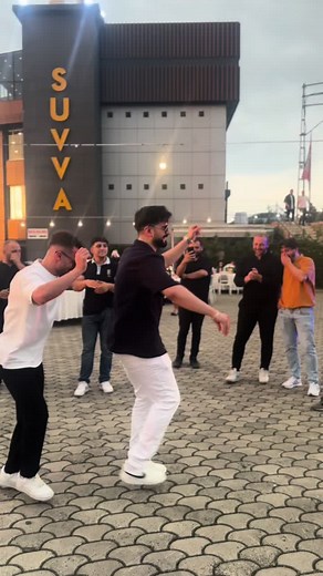 Hop tek lay lay 🤌 #kolbastı #akçaabat #trabzonspor #trabzonmeydan #stadium #avniaker #bombacıkamil