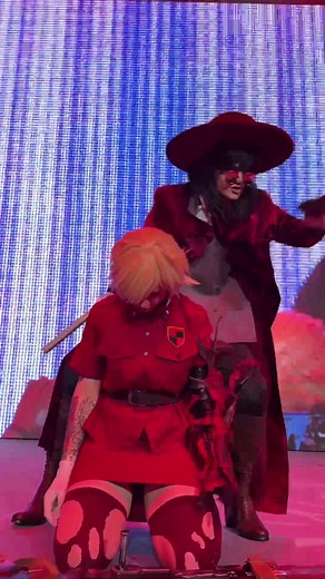 Epic Con🤘 #hellsing #hellsingcosplay #alucard #alucardcosplay #victoriaseras #serasvictoria #serasvictoriacosplay