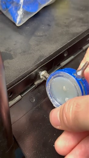 Homemade Screwdriver #HomemadeScrewdriver #ToolHack #diyhackslife #homesweethome #weekendvibes #creativeideas #SmartHack #viralreelschallenge2025viralreelschallengejaiviralreelschallengeviralreelschallenge #viralreelschallenge #usareels #DIYHack #weekend # | Payel Gupta