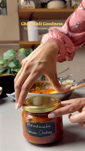 Nirali Choksi | Home Chef on Instagram: "Ghar wali Goodness Ep ~ 4 Homemade Schezwan Chutney Ingredients: 🔹Kashmriri red chillies - 200g 🔹3G paste - 3 tbsp 🔹Salt to taste 🔹Ketchup - 1 tbsp 🔹Sugar - 1 tsp 🔹Soy sauce - 1 tsp 🔹 Stock cube - 1 🔹Oil - For cooking Recipe👩🏻‍🍳 1. Deseed and soak the red chillies in hot water for 15 mins. 2. Discard the water and grind the chillies with fresh water into a fine paste. 3. In a pan add oil, 3G sauté for a min. 4. Add the chilli paste and cook unt