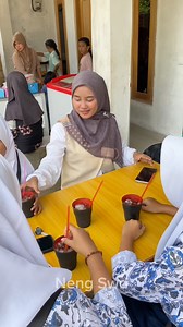 447K views · 10K reactions | Anak SMP sampe bawa GURUNYA jajan loh | Neng Swd | Facebook