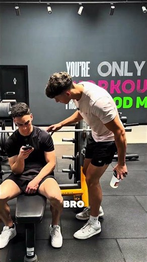 Que alguien llame a una ambulancia‼️ Hasta 80%+15% Código: DUAL en Myprotein💪 #gym #fitness #humor