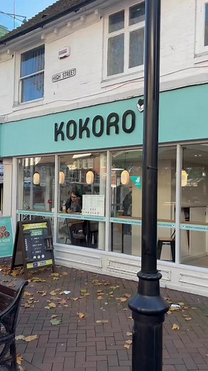Have you tried Kokoro Ashford? Based in the High Street, and also with a food van at Ashford Designer Outlet, find yourself spoilt for choice. They offer everything you can want from a Japanese-Korean fusion menu. Why not take advantage of their mix & match option? How about Chicken Katsu curry and Korean chilli chicken with rice? Or Korean chilli pork and beef bulgogi with noodles? Enjoy with a side of prawn Katsu, gyozas or fresh sushi rolls. Whether you like it spicy or mild, there’s plenty o