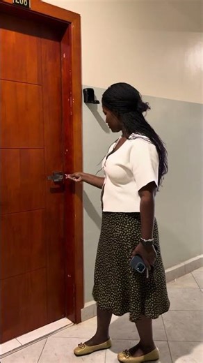 How to open the key lock box #makemefamous #duet #love #couple #realwaystomakemoneyfromhome