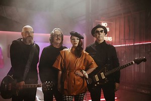 Garbage Return After Hiatus with Smart, Witty Answer to Our Chaotic World » PopMatters