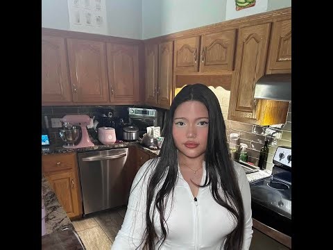 Stay at home mom Ava Sherwood is live ✨