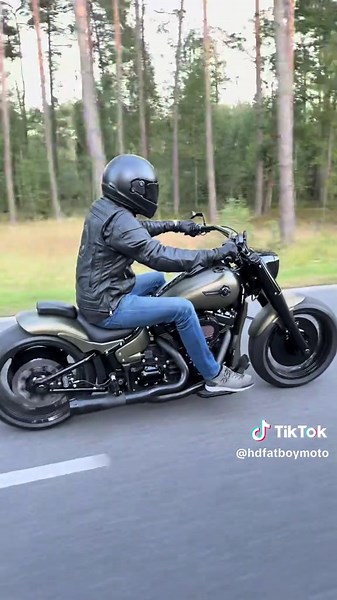 Custom Harley Davidson Fat Boy: A Moto Adventure