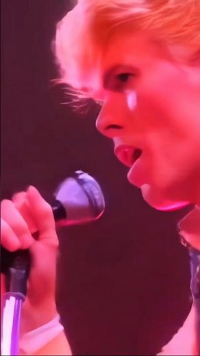 David Bowie - Modern Love #davidbowie