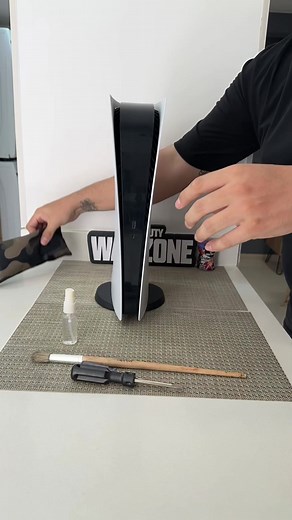 Cómo limpiar tu PS5 paso a paso para que funcione como nueva 💨🧼 #PS5Care #GamingSetup #ConsolaLimpia #TechMaintenance #PS5Cleaning #WarzoneSetup #CleanGaming #GamersLife #Playstation5 #TechHacks #FYP #ParaTi #tridentxcallofduty