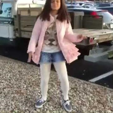 Gabriella Saraivah dançando "Ti bum pá" 2