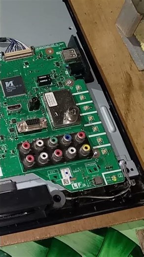 This old-school Sharp LED TV is easy to repair because the PSU often breaks down #digitaltechnici...