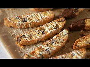 How to make the BEST BISCOTTI (Recipe) - Cách làm bánh quy Biscotti