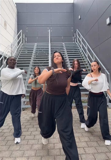 new dance ✨ tag dc 🫶🏻 @Binta.RA @Seren.RA @Sinem.RA @Sophia.RA @Marie.RA #dc #dance #dancetrend #tiktokdance #dancechallenge