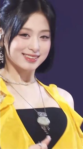 “YES, LIVE VOCALS.” — Rora, Chiquita & Ahyeon at CHOOM Inkigayo stage 👑 #choom #lets_choom