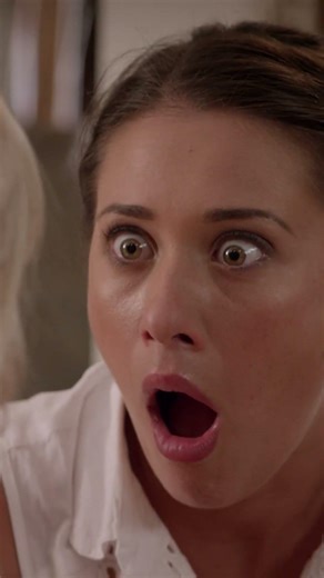 That escalated quickly 😭 #mako #makomermaids #h2ojustaddwater