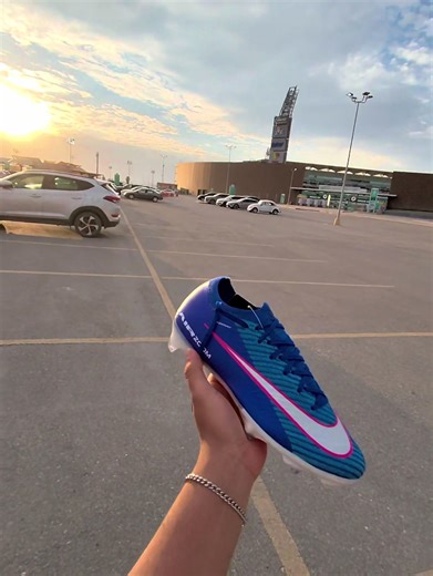 Exploring Nike Vapor Blue Shoes: Style and Comfort Guide