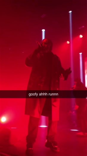 ziak faut nous expliquer la gestu là#concert #raplume #ziak #pourtoi #rapfr @Ziak