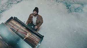 Thomas Rhett Slow Down Summer (music video and lyrics)