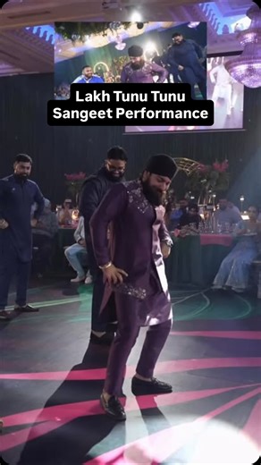 Simran Sahni and Jimmy Grover | Adventure Travel Couple on Instagram: "lakh tunu tunu @deejayjsg and the boys 👀 // full video in bio @g.pwr_ @_cheema.d @_apannu @torontolegalco @amaraj_dhaliwal @jessebirring @anotherdayasrahul @_mrgill @ppriyankk #bhangra #bhangraperformance #sangeetperformance #punjabiwedding #indianwedding #sangeet #sangeetnight #weddingdance"