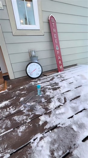 Somers In Alaska on Instagram: "Blowing bubbles at -58 below zero🥶🫧 What do you think?!? #alaska #55belowzero #extreme #alaskanwinter #bubbles"