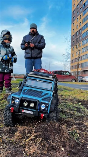 RC Crawler Land Rover Defender 110 & Land Cruiser LC79. #rccar #rccrawler #mn82s #rchobby #lc79 #mjx