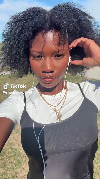 💩#bangs #bald #curlyhair