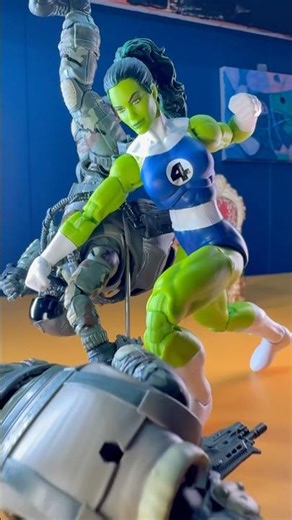 She Hulk Smash! Marvel Legends toy unboxing and play!