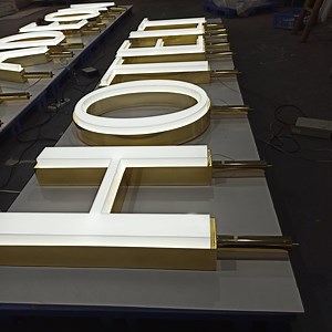 [Hot Item] New Products Gold LED Alphabet Channel Letter Signs for Hotel