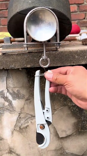 Round pipe fixing hook for stable pipe support #shorts