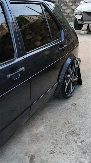 Golf MK1 installed with ABC Car Air Suspension setup with Airlux bags and shocks..