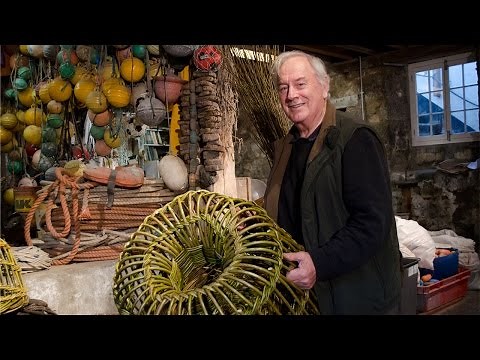 Willow Crab pot making at the Porthmeor Studios