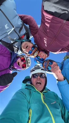 Y como fue tu 2025 ? #recap2025 Agradecer 💝a todos los que nos eligieron en este tremendo año para PML Expediciones 🤯 Abrazo de cumbre para todos… por un 2026 lleno de proyectos de MONTAÑA 🫶🏔️ ✅Viví la montaña de forma segura, contrata Guías de Montañas Certificados y Habilitados en Parques Nacionales ‼️ Más info 👉 en el Link de nuestra Biografía. Allí encontrarás info y un formulario de consultas personalizado. 📱 WhatsApp 5492944149501 . . . . . . . . . . . . . . . . #bariloche #mountainl
