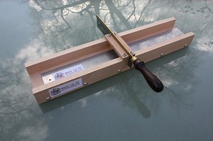 Fret slotting mitre box