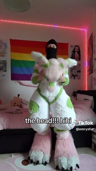 How to Put on a Fursuit: Updated Guide