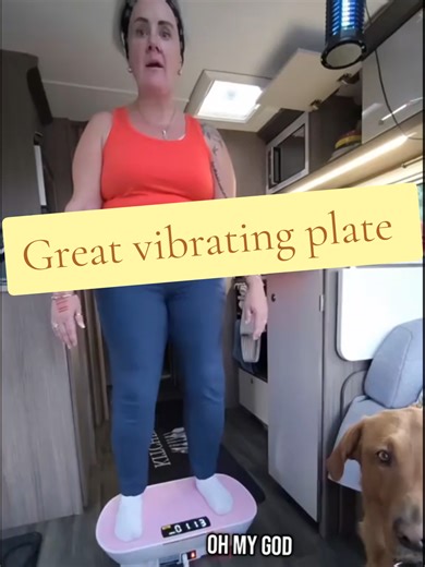 I love this vibrating plate. I felt it working after a couple seconds! It's great #TikTokMadeMeBuyIt #DealDrops #blackfriday #giftidea #vibratingplate