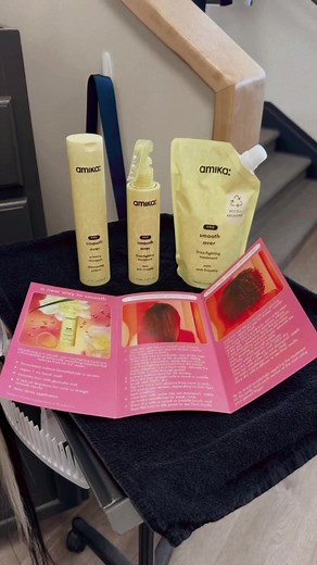 Join me doing the Amika Pro Smooth Over Frizz-fighting Treatment 💛 #amikahairproducts #amika #amikaprosmoothover #hairtok #hairstylistsoftiktok