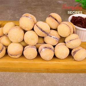 5.3K views · 36 reactions | Easy and stuffed biscuit to cook at home | Everyday Recipes | Facebook