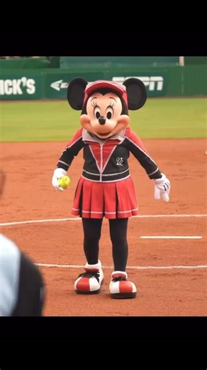Minnie Mouse with an absolutely perfect first pitch at the Little League Softball World Series 🥎 | Doctor Disney