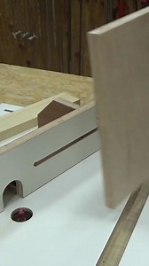 Trying a new method for right-angle wood joinery — clean, strong, and satisfying! #WoodJoinery #CornerJoint #NewTechnique #DIYWoodwork #Craftsmanship #WoodworkingSkills #ReelsWoodwork | WoodArt