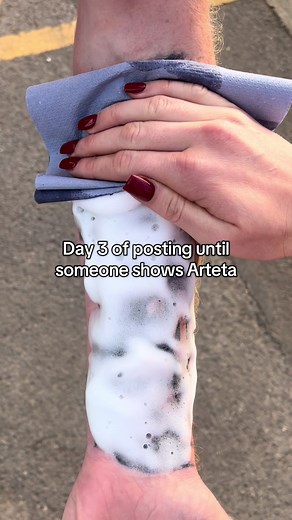 Arsenal Fans' Dedication: Day 3 Posting for Arteta