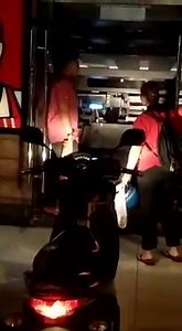 635K views · 7.8K shares | Seram siot dah nak balik.tiba2 terdengar orang masak kat dapur. Minit ker 2.03 terlihat lembaga hitam lalu. Kejadian di KFC malaysia. Tpi tak tahu kat mano | Oomedianetworks | Facebook